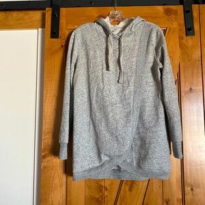 Old Navy grey size M Maternity and nursing access sweatshirt EUC